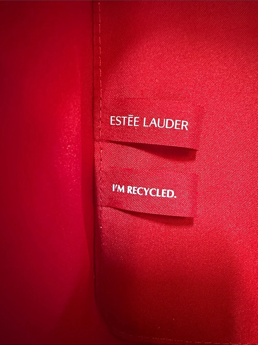 NWOT Estee Lauder Red Velvet Bow Holiday Train Cosmetic/Travel Case ♥️♥️♥️